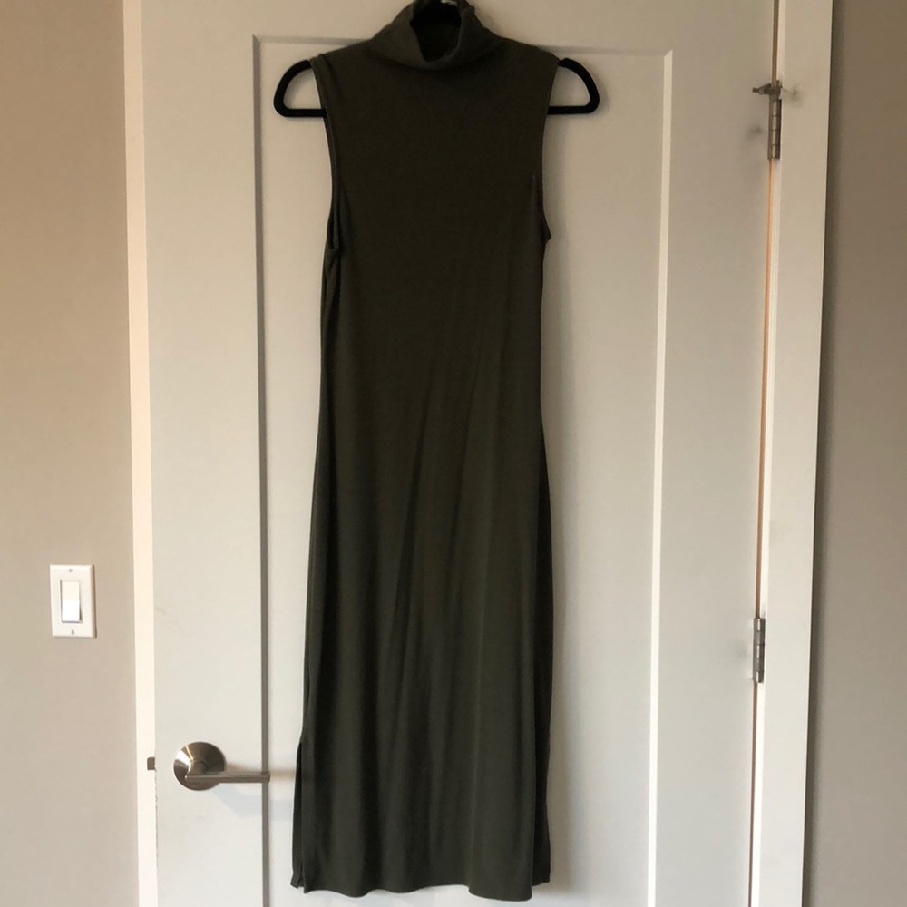 Green sleeveless maxi dress with turtleneck